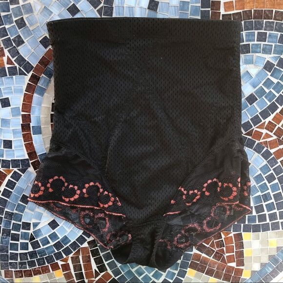 Black High Waisted Contour Bottoms - Picture 1 of 5